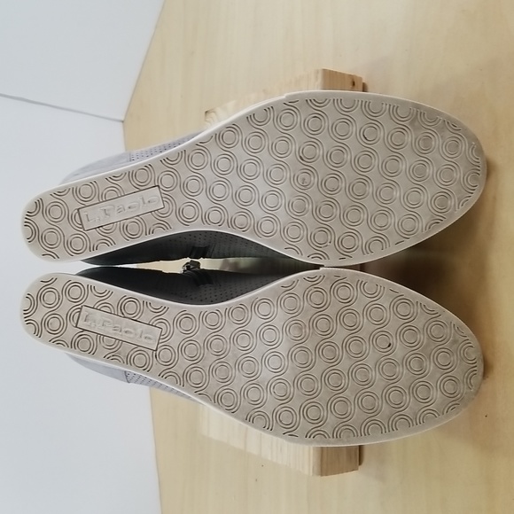 L. Paolo Suede Booties - Picture 6 of 8